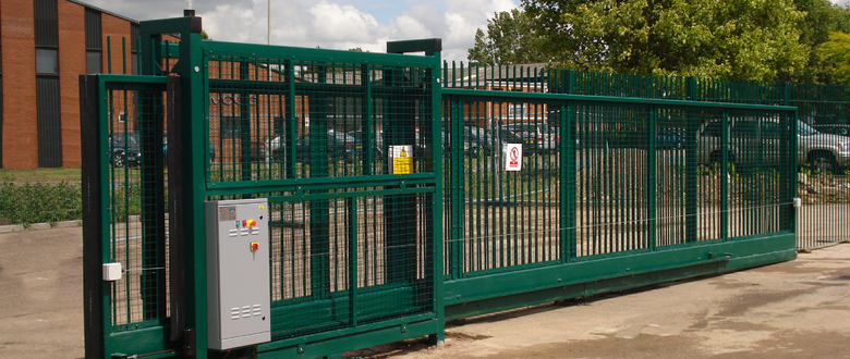 Automatic sliding gate