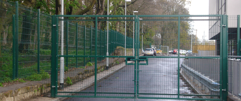 mesh swing gates