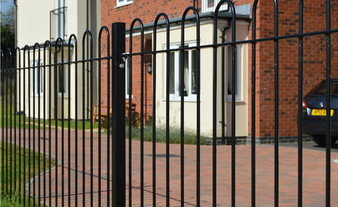 Paramount Bow top fencing
