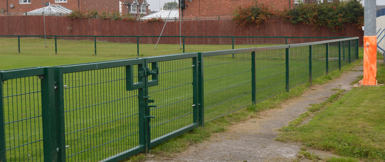 Pararail hockey pitch fencing